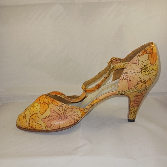 Beige - Picture 2 of 2